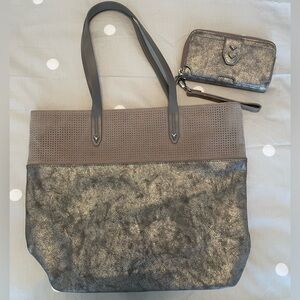 Stella & Dot Hudson Tote w/ matching wristlet